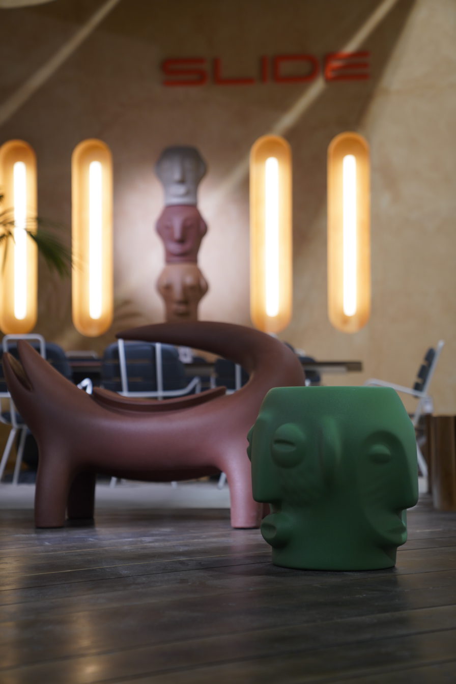 KROKO armchair and BIG KROKO ver have the unmistakable appearance of a crocodile, an exciting idea inspired by the need for a perfect companion in outdoor retreats. The product is a talented combination of smooth curves and a new sugar cane-derived bioplastic.